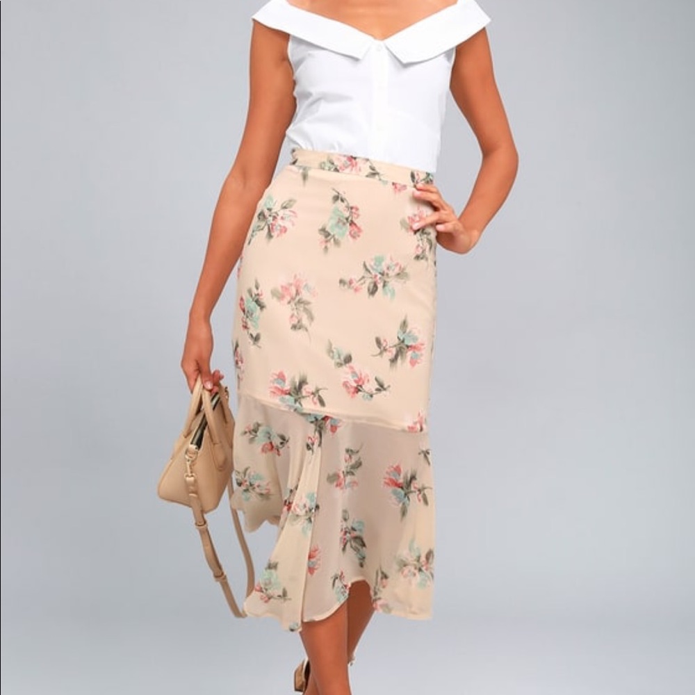 PERFECT FOR EASTER! Light pink floral skirt